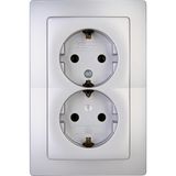 Double earthed socket outlet, for the in