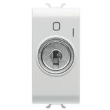 ONE-WAY SWITCH 2P 250V ac - 10AX - WITH KEY - SYMBOL 0/1 - 1 MODULE - SATIN WHITE - CHORUSMART