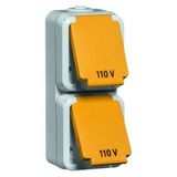 Wcd opb IP54, USA 125 V, 2-pol+E, vert,NEMA 5-15 R, deksel met opdruk 