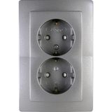 Double earthed socket outlet, with shutt