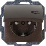 Earthed socket outlet with hinged lid an