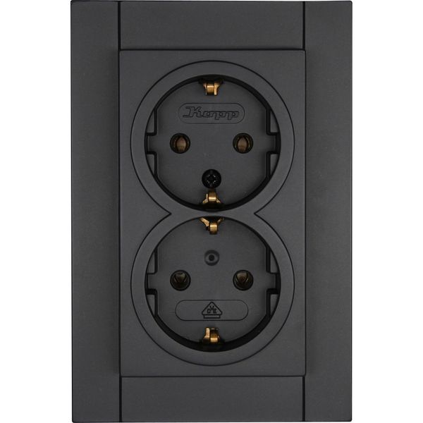 Double earthed socket outlet, for the in image 1