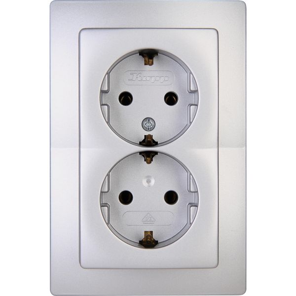 Double earthed socket outlet, for the in image 1