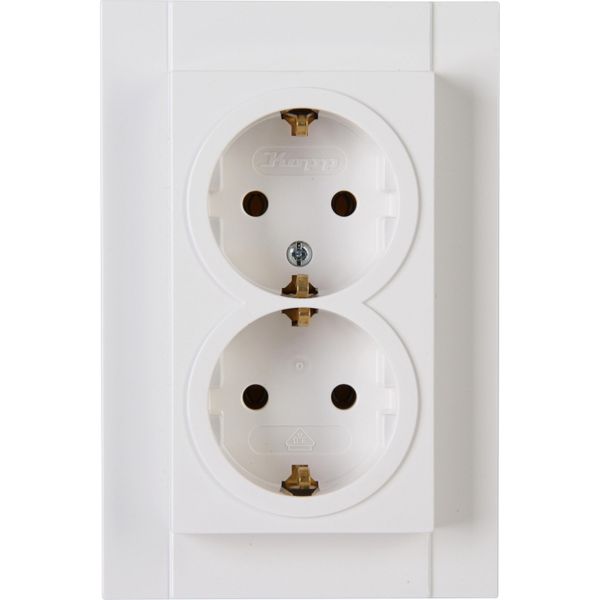 Double earthed socket outlet, for the in image 1