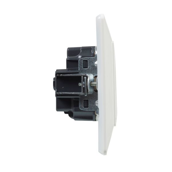 2P+E SOCKET WITH SHUTTERS AUTO WHITE VALENA LIFE image 4