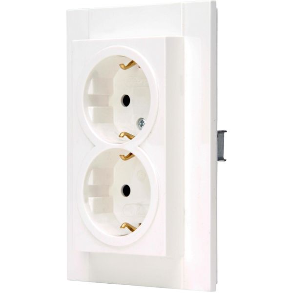 Double earthed socket outlet, for the in image 1