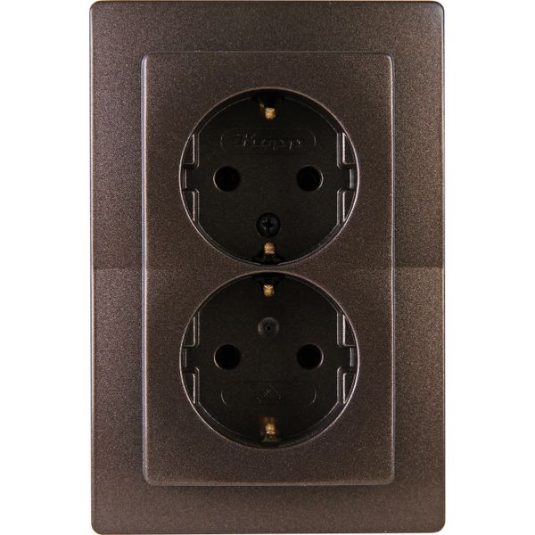 Double earthed socket outlet, for the in image 1