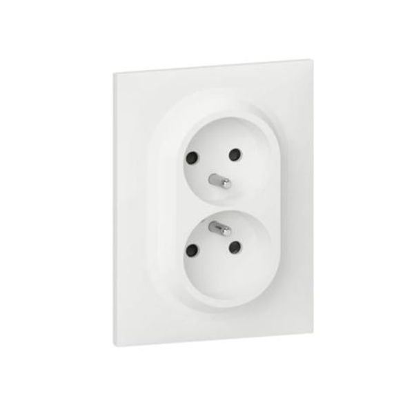 Double compact monobloc easyréno 2P+E dooxie one 16A power socket delivered with white square plate and claws image 1