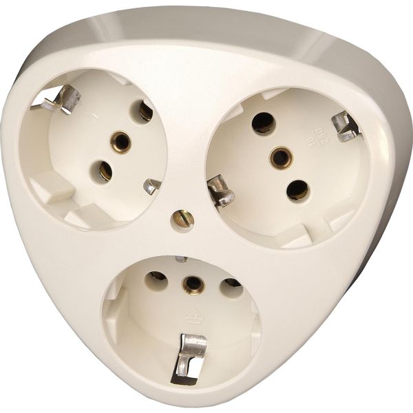 tripple earthed socket outlet wh image 1