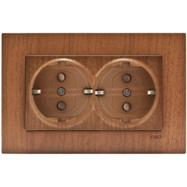 Novella Walnut Tree Child Protected Double Earth Socket image 1