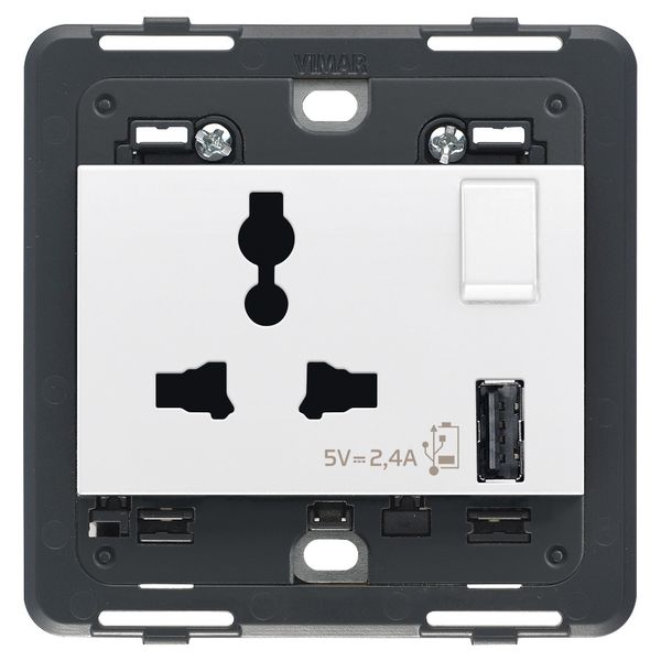 2P+E 13A SICURY socket multistd USBA whi image 1