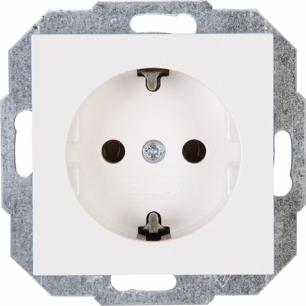 Earthed socket outlet image 1