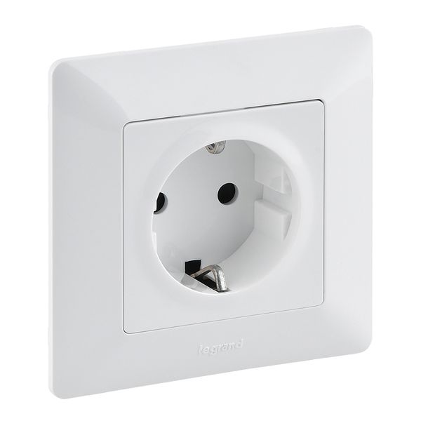 2P+E SOCKET WITH SHUTTERS AUTO WHITE VALENA LIFE image 1