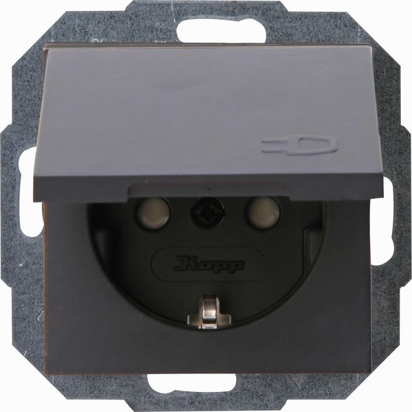 Earthed socket outlet with hinged lid an image 1