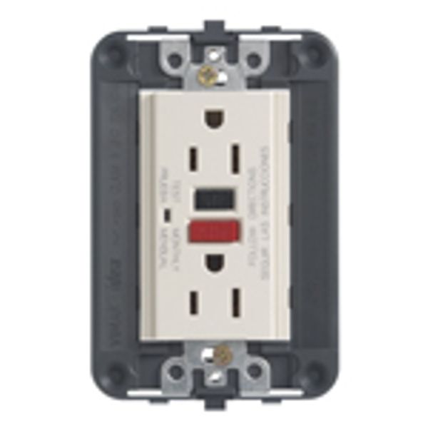 Two 2P+E 15A outlets USA+GFCI white image 1