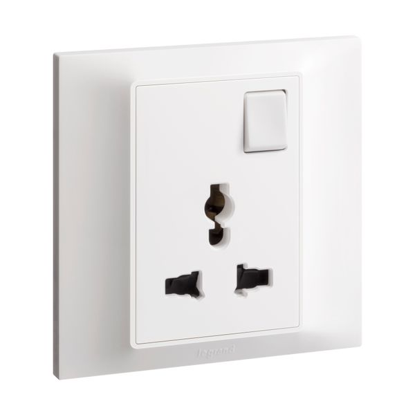 Socket 1 Gang Multistandard Switched 7X7 White,  Legrand-Belanko S image 1